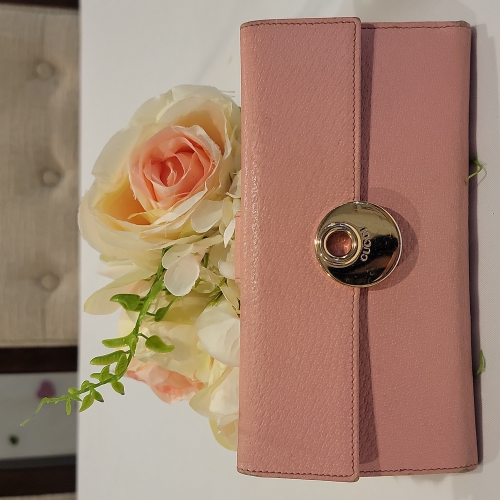 Authentic Gucci leather wallet - Picture 1 of 12